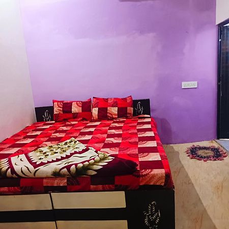 Jay Shree Radhey Home Stay 마투라 외부 사진