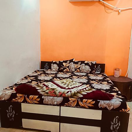 Jay Shree Radhey Home Stay 마투라 외부 사진