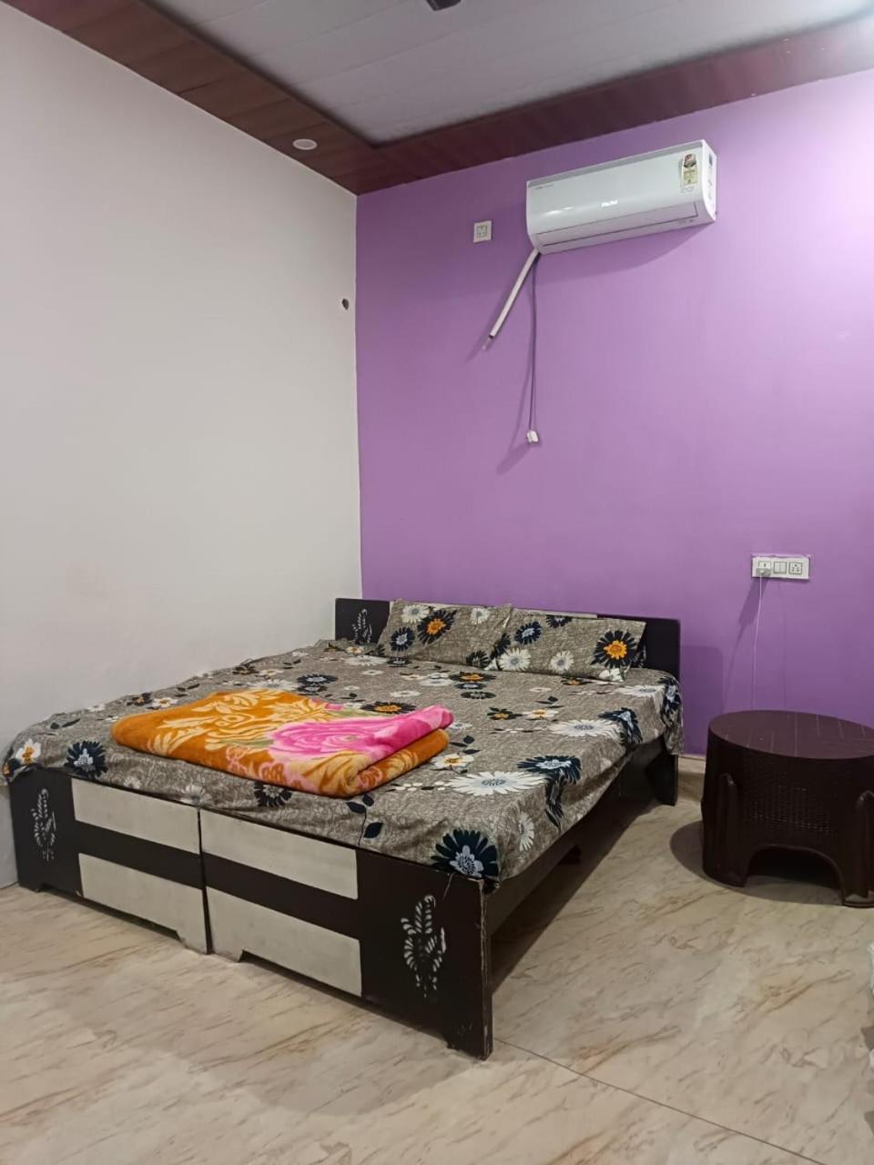 Jay Shree Radhey Home Stay 마투라 외부 사진