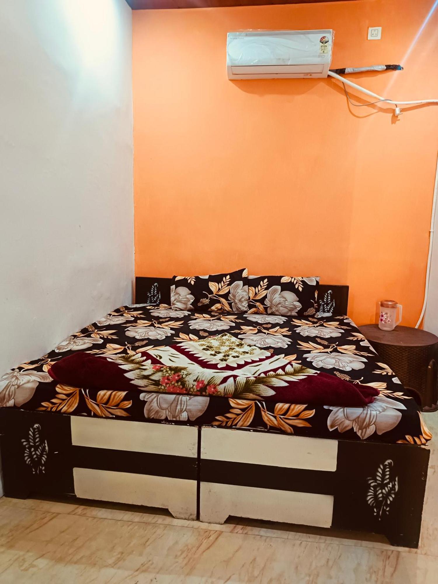 Jay Shree Radhey Home Stay 마투라 외부 사진
