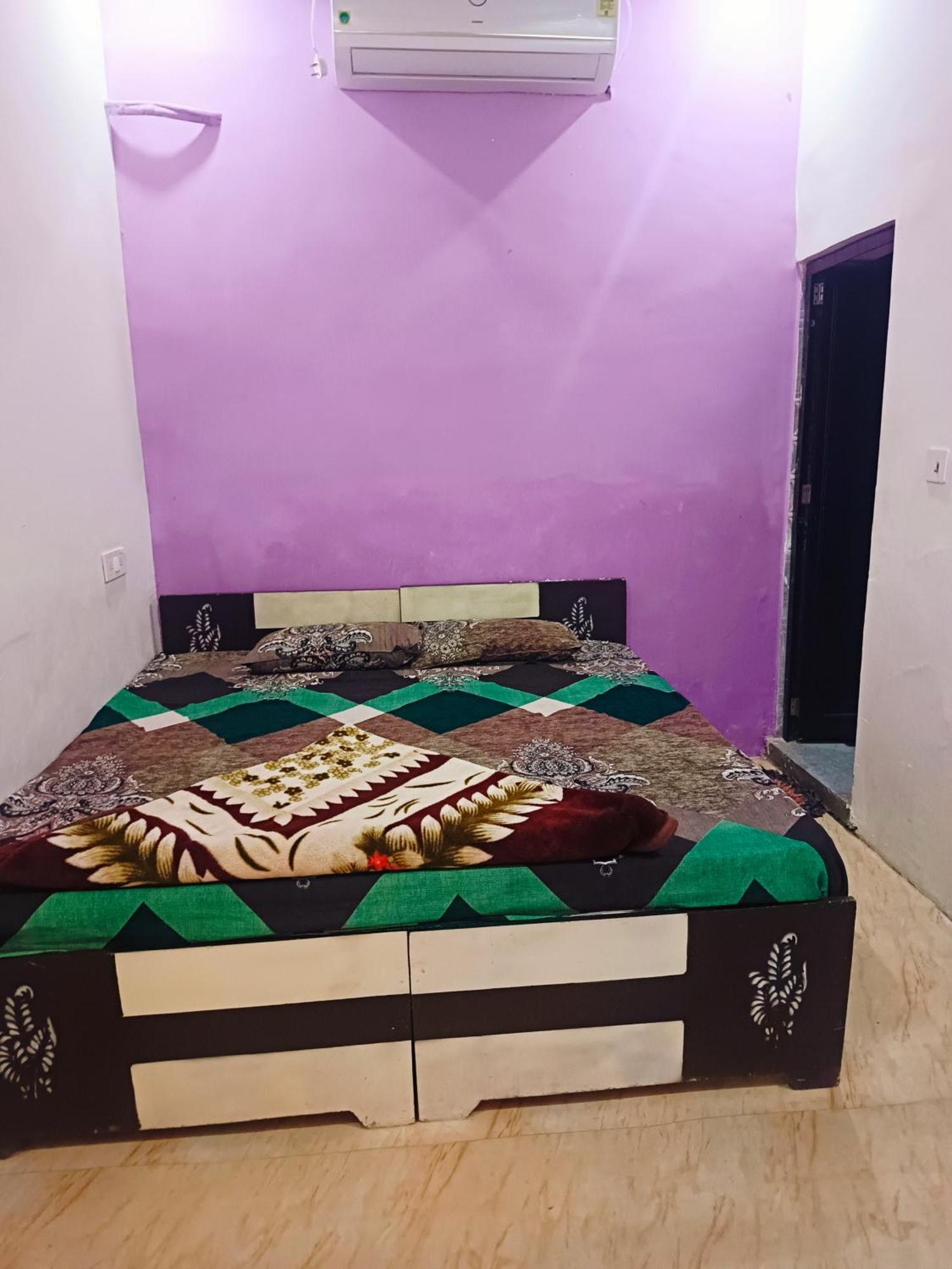 Jay Shree Radhey Home Stay 마투라 외부 사진