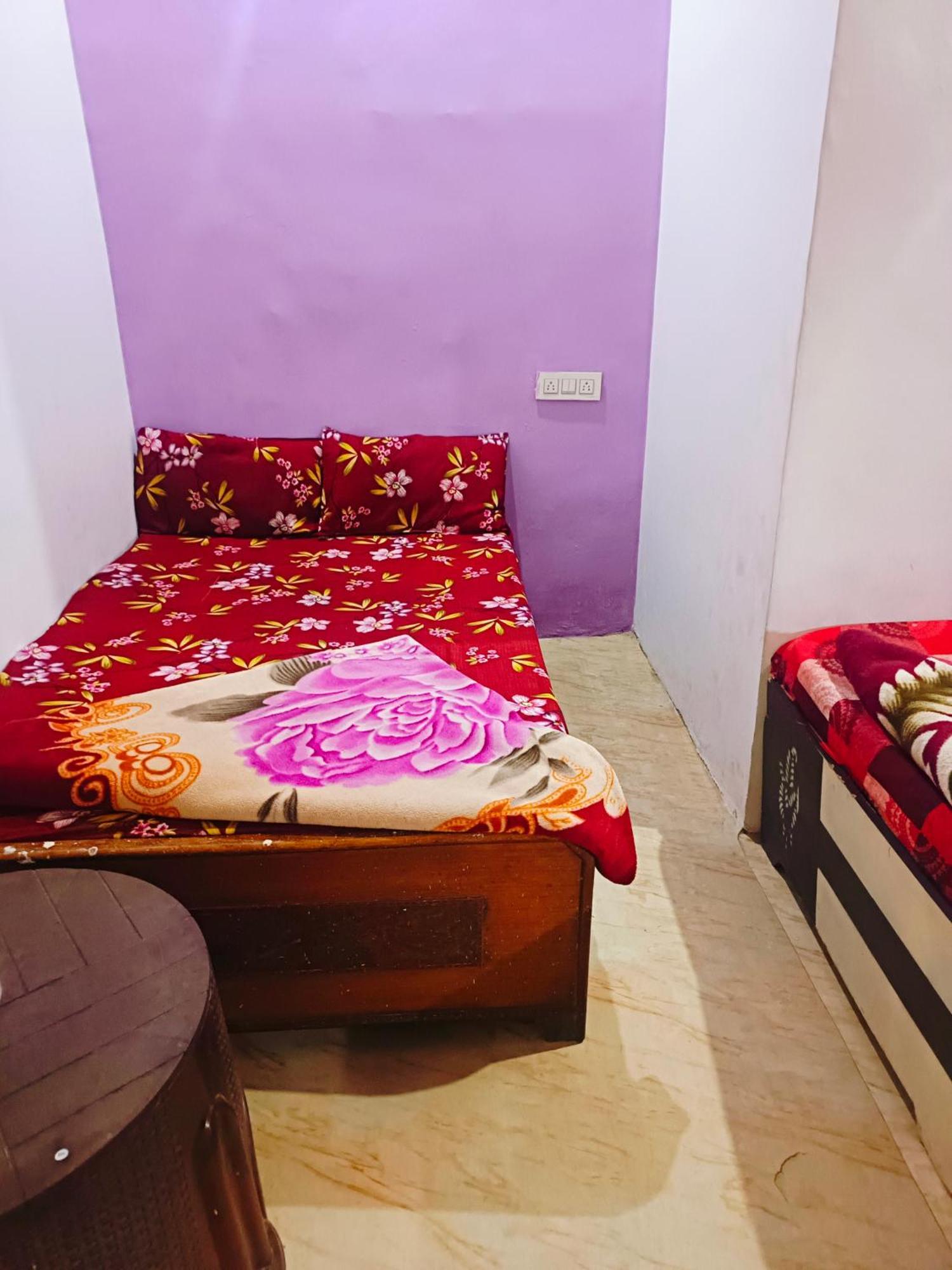 Jay Shree Radhey Home Stay 마투라 외부 사진